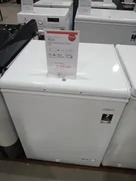 Aqua chest freezer