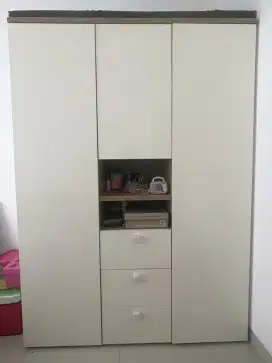 LEMARI PAKAIAN MERK INFORMA