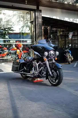 HARLEY DAVIDSON STREET GLIDE NIK 2013 FP MABUA FULL PAPER
