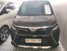 Toyota Voxy 2,0 A/T THN 2018