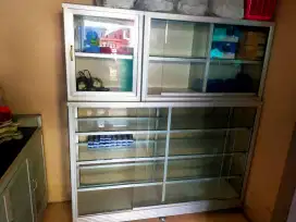 Dijual estalase 3 unit seperti baru
