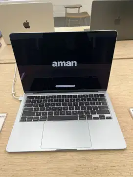 Kredit Macbook Air M3 13 Inch hanya dengan KTP