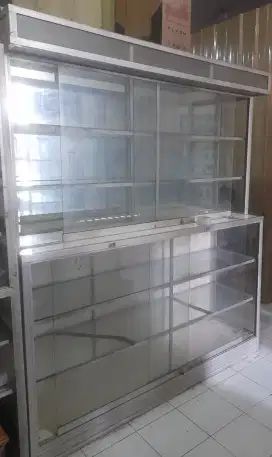 Lemari Etalase Alumunium