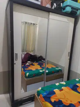 Lemari pakaian bahan multiplek