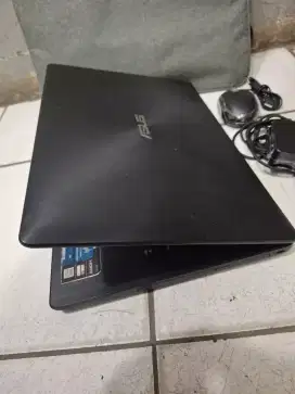 Laptop Asus x453m