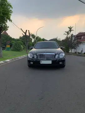MERCEDES BENZ E 280 Tahun 2008 tgn 1 Hitam