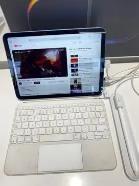 iPad kekinian yang stylish + keyboard original Apple