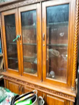 Bupet/lemari kaca  pajangan