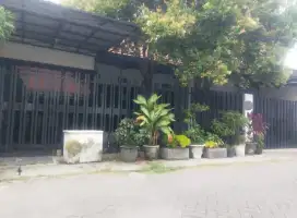 Jual Rumah Lama Hitung Tanah Siap Huni Dekat Masjid