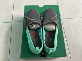 Sepatu League size 40