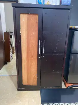 Lemari Hitam Lumayan
