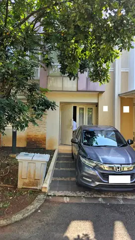 Dijual rugi Rumah 2 lt Sudah renov Siap huni di Tesla GS