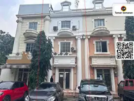 Ruko Eksklusif Mediterania di Pantai Indah Kapuk, 262 m², Strategis