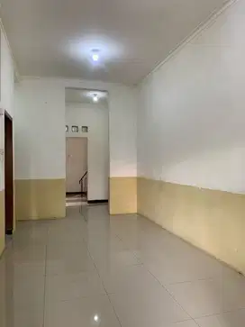 Sewa Rumah Siap Huni di Taman Kopo Indah 3