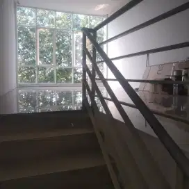 Disewakan cepat atas Ruko (lihat foto)tepatnya lantai 3 nya