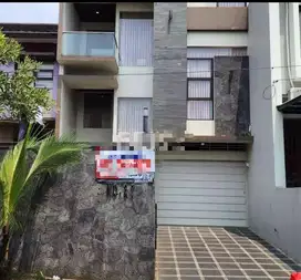 LELANG Rumah MURAH 2 lantai bagus di Komplek Setra Duta
