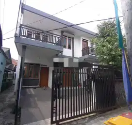 Rumah MURAH LELANG 2 lantai siap huni Jl. Madniah Garuda Andir
