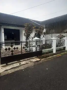 Tanah murah komplek antapani. akses jalan lebar. listrik air sdh ada.