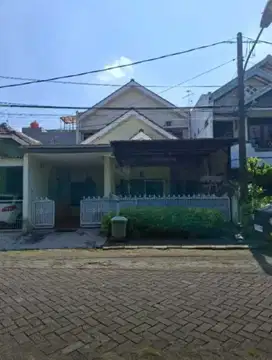 Rumah Hadap Taman di Harapan Baru Regency Dekat Ke Aeon JGC Cakung
