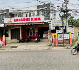 Dijual Ruko beserta 2 Tempat Usaha Aktif (Cuci Motor dan Resto Ayam)