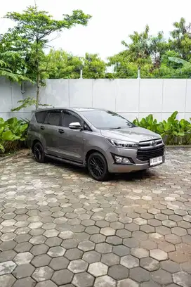 Innova Q 2.0 Bensin 2016 AT