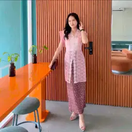 DIJUAL 1 SET KEBAYA ELEGAN