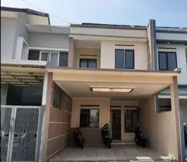 Rumah gress 2 lantai suryalaya buahbatu. Strategis