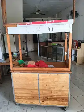 Gerobak kayu dan etalase x bakpao