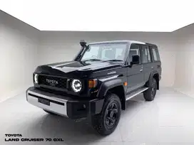 TOYOTA LAND CRUISER 70 GXL 2025 BLACK ON GREY