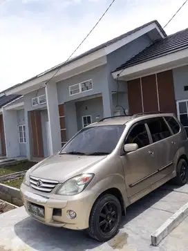 Daihatsu Xenia 2004 Bensin