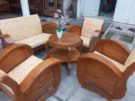 Kursi sedan babon angkrem jumbo jati