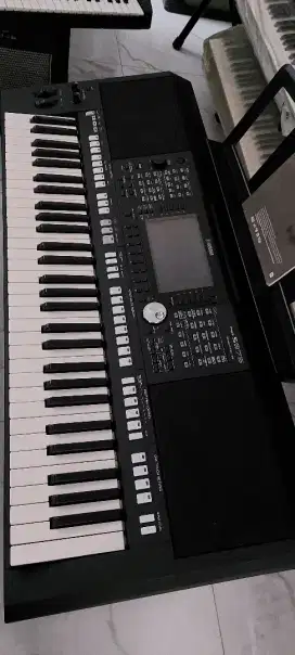 Keyboard yamaha Psr-S 975