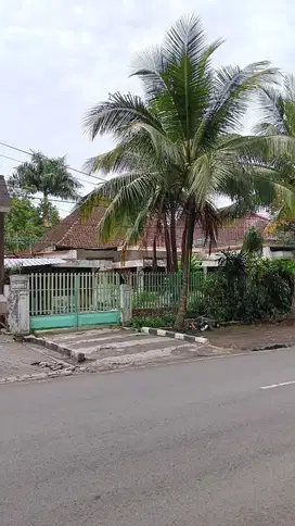 Dijualn Rumah Klasik Daerah Gunung- Gunung Klojen Malang
