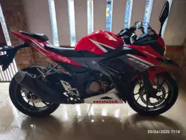 DUJUAL HONDA CBR 150R!! KUMPLIT DAN MASIH MULUS.. KM RENDAH
