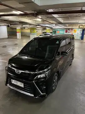 Toyota Voxy 2018
