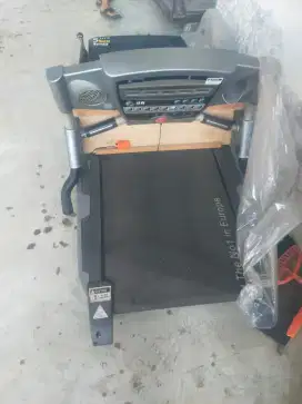 Alat olahraga treadmill bekas
