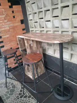 1 set meja kursi bar informa