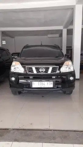 Xtrail 2.0 cvt 2011 hitam (cash kredit tuker tambah)