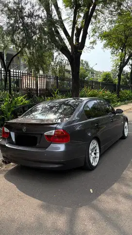BMW 320i 2006 Bensin
