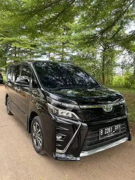 Toyota Voxy 2.0 AT 2021 Hitam TDP ONLY 20jt