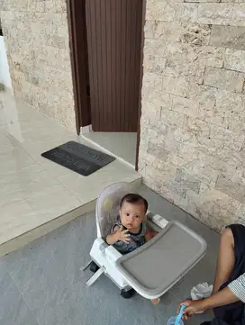 Kursi Makan Bayi