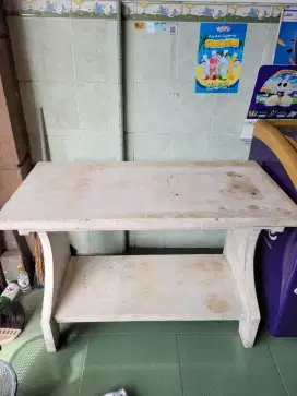 Meja/Bangku Batu