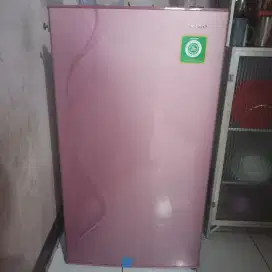 Kulkas second seperti baru