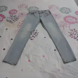 Celana Jeans Panjang Pria Pull n Bear Biru Muda Size 32