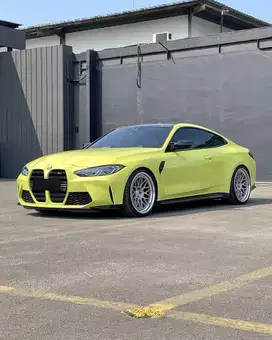 BMW M4 2023 (iDrive 8)