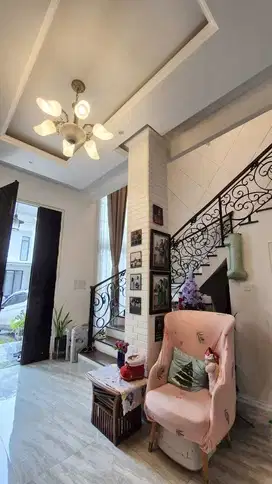 Dijual Rumah Minimalis Cantik Dengan Semi Furnished di JGC Cakung