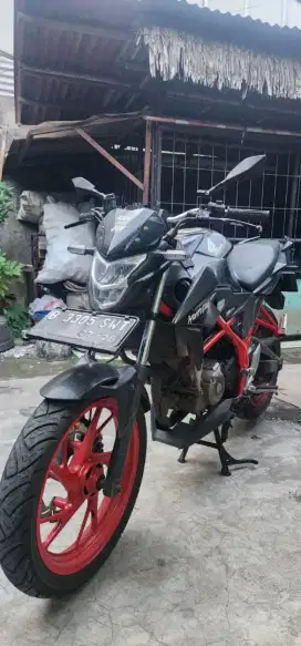 Honda CB150R Streetfire V2