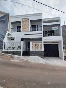 Dijual Rumah Mewah Nyaman dan Strategis di Selatan Jakarta