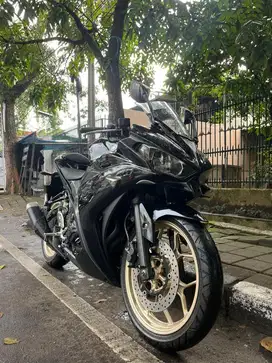 YAMAHA R25 TAHUN 2015