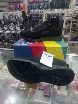 Sepatu merk loggo murah